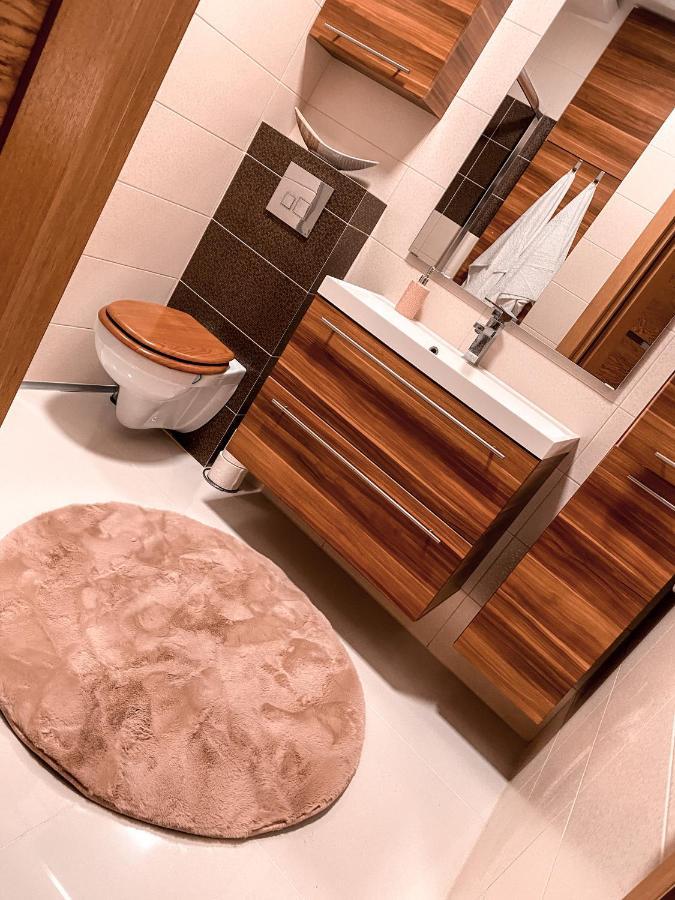 Apartament Solna 80 - Centrum Miasta Z Podziemnym Garazem Kielce Eksteriør bilde