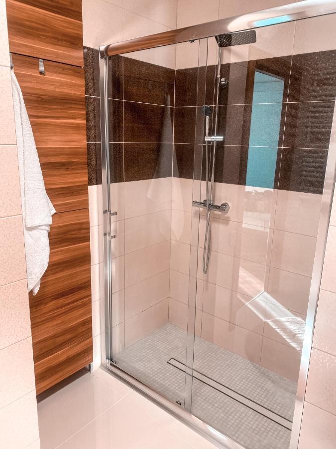 Apartament Solna 80 - Centrum Miasta Z Podziemnym Garazem Kielce Eksteriør bilde
